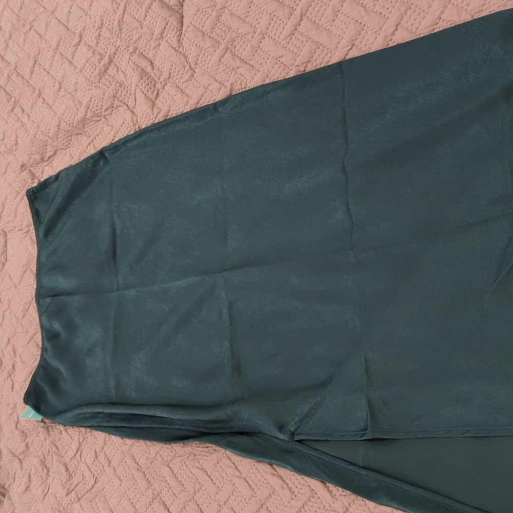 Maurices Emerald green satin high-rise Maxi skirt with slit New! - Picture 2 of 3